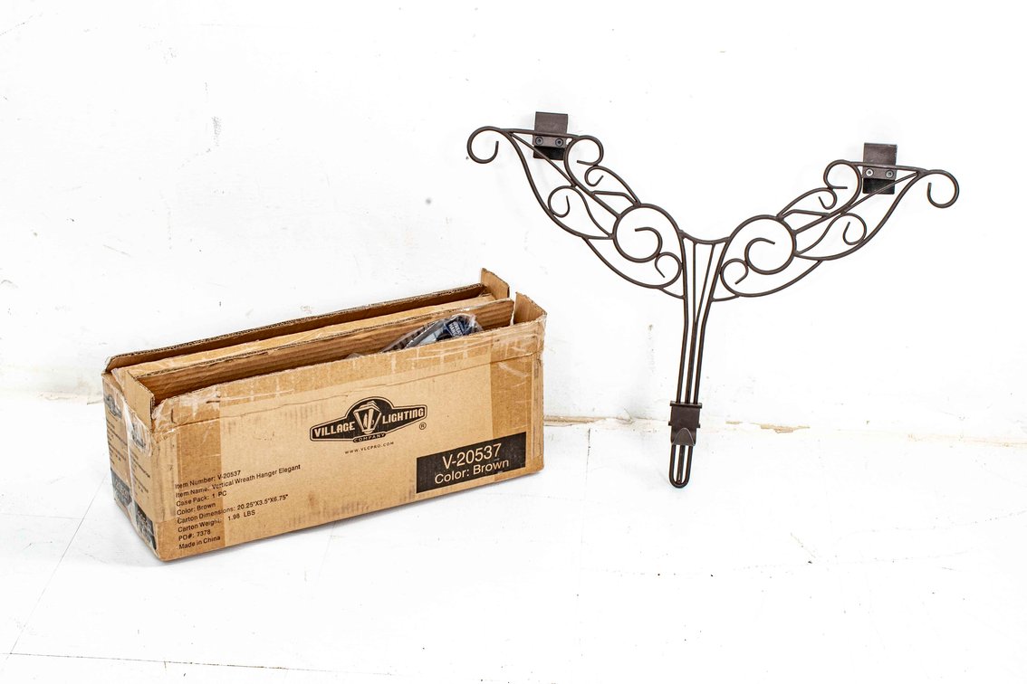 Village Lighting Co 3pc Adjustable! Wreath Hangers