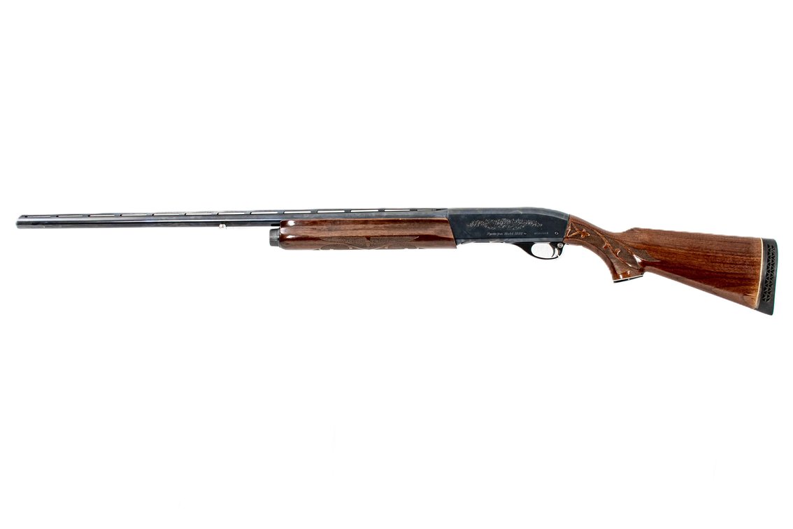 Remington 1100 Magnum Semi Auto Shotgun in 12ga