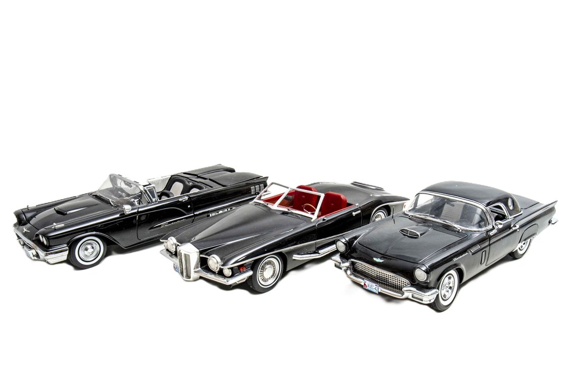 3 Classic Cars in Black - Ford Thunderbird & Winds