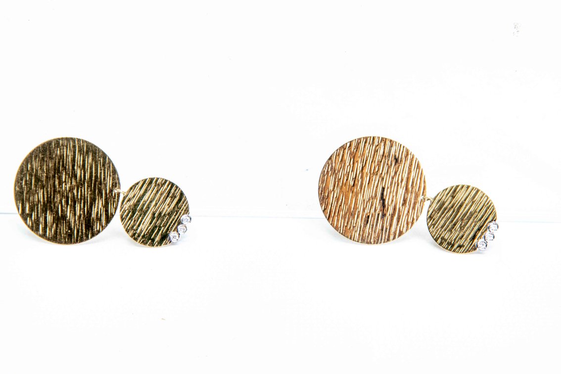 18K Gold- Roberto Coin Earring Pair- 11.8 G