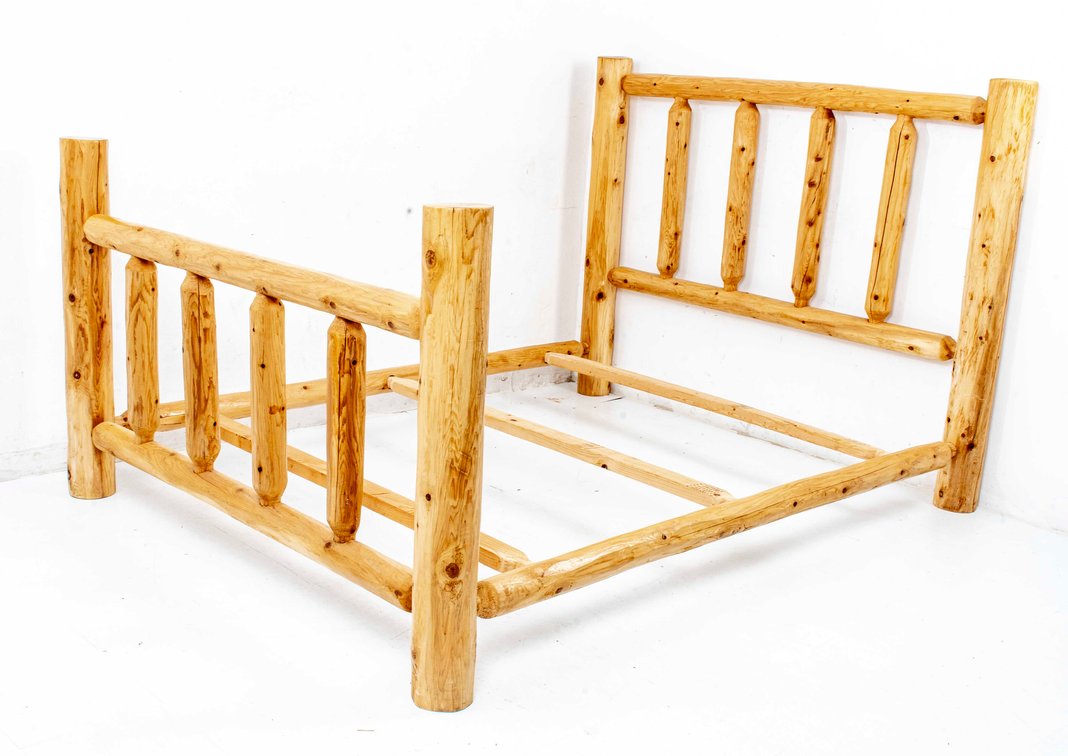 Rustic Busy Beaver Log Queen Size Bed Frame
