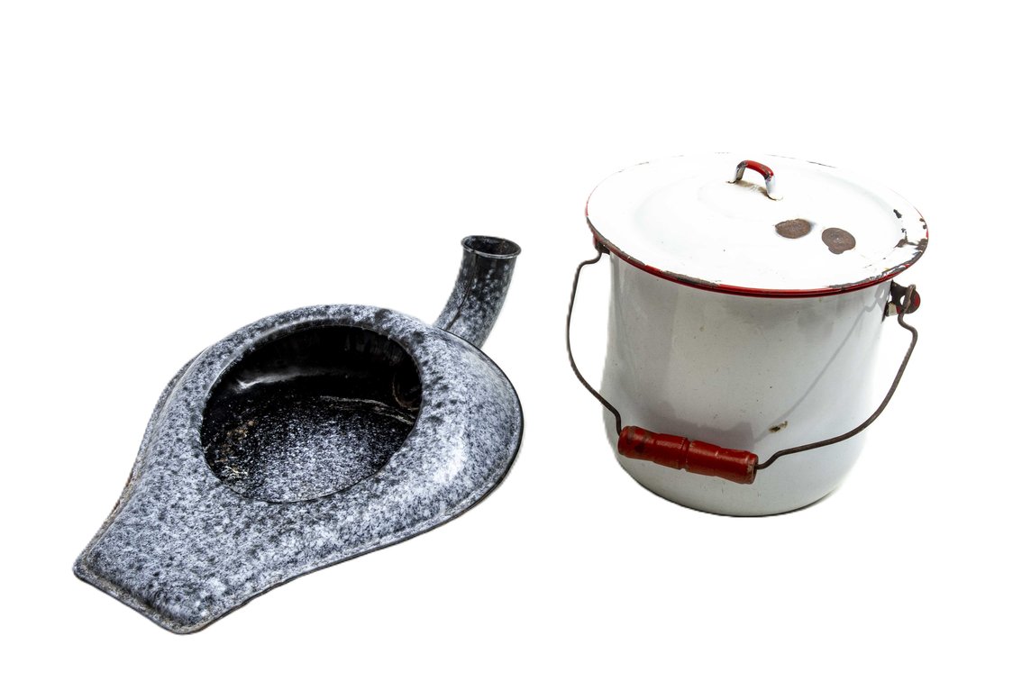 Porcelain Enamel Chamber Pot & Bed Pan