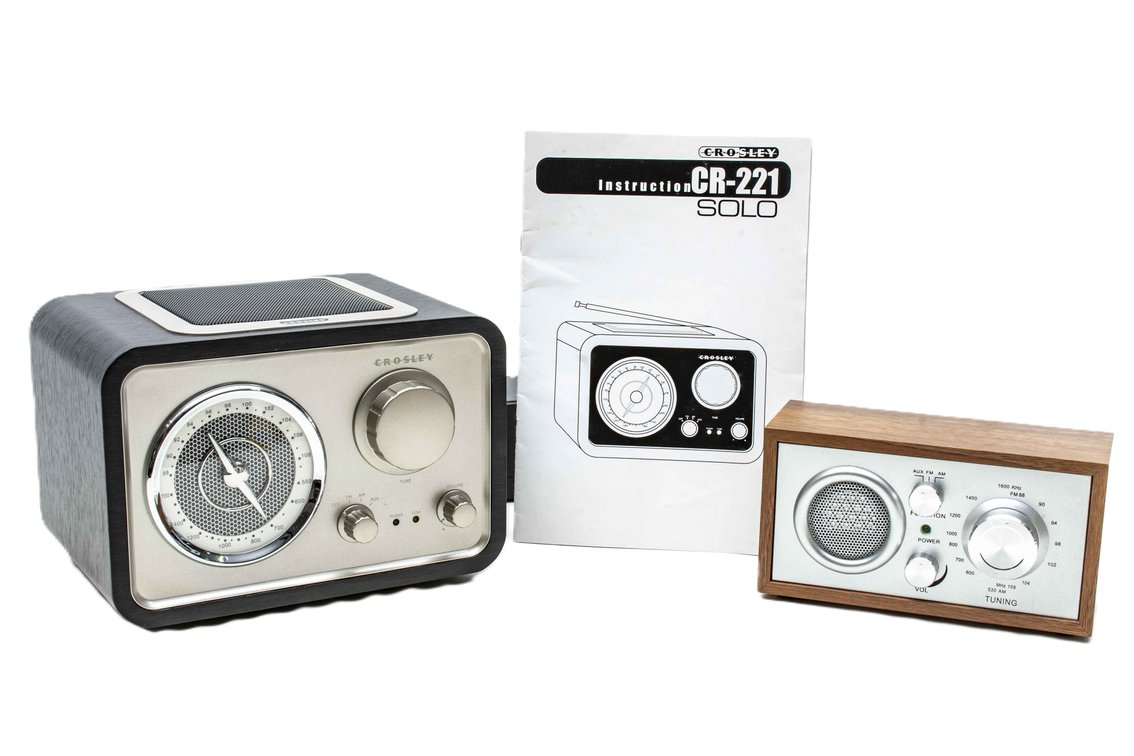 Crosley Solo CR-221 & Retro Style Am/Fm Radio