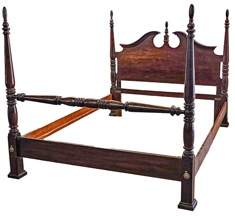 Full/Queen Size Classic Four-Poster Bed with Decorative Details