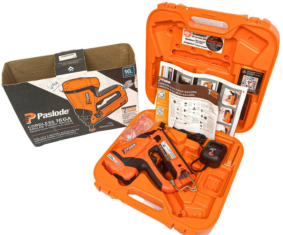 Paslode Cordless 16GA Angled Finish Nailer (Model IM250A-Li2) with Accessories