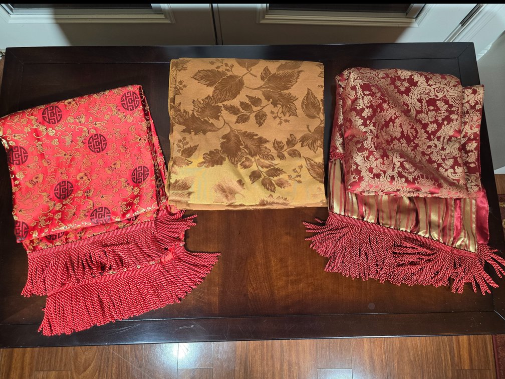 3 Damask and Chinoiserie Tablecloths