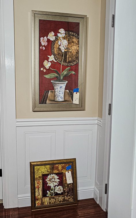2 Framed Floral Prints