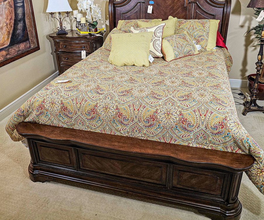 Waverley Queen Bedding