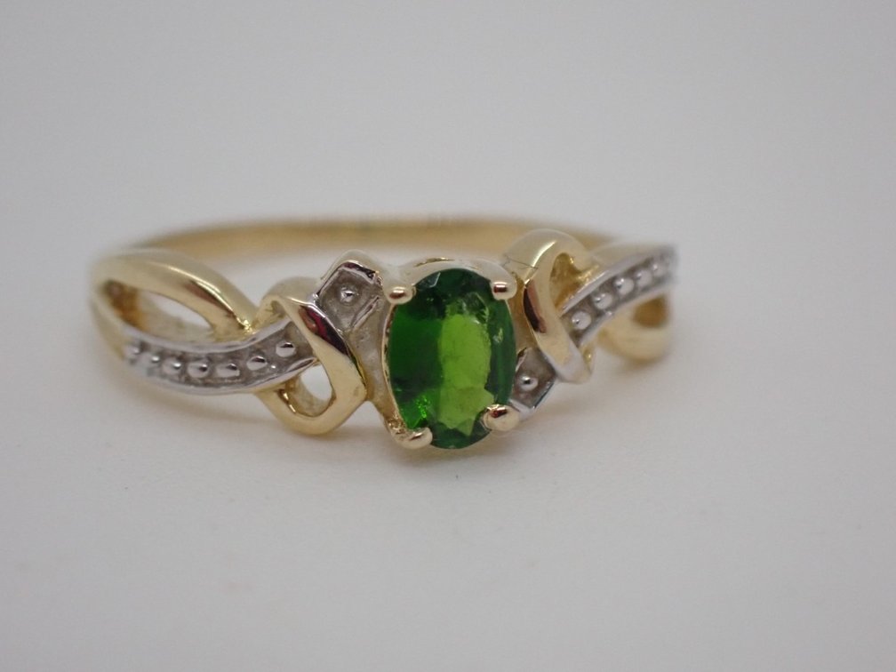 Tsavorite & Diamond Ring