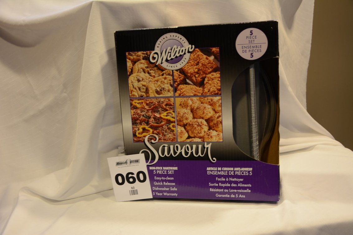 Wilton Bakeware set