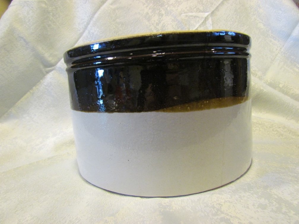 Small Crock 9"
