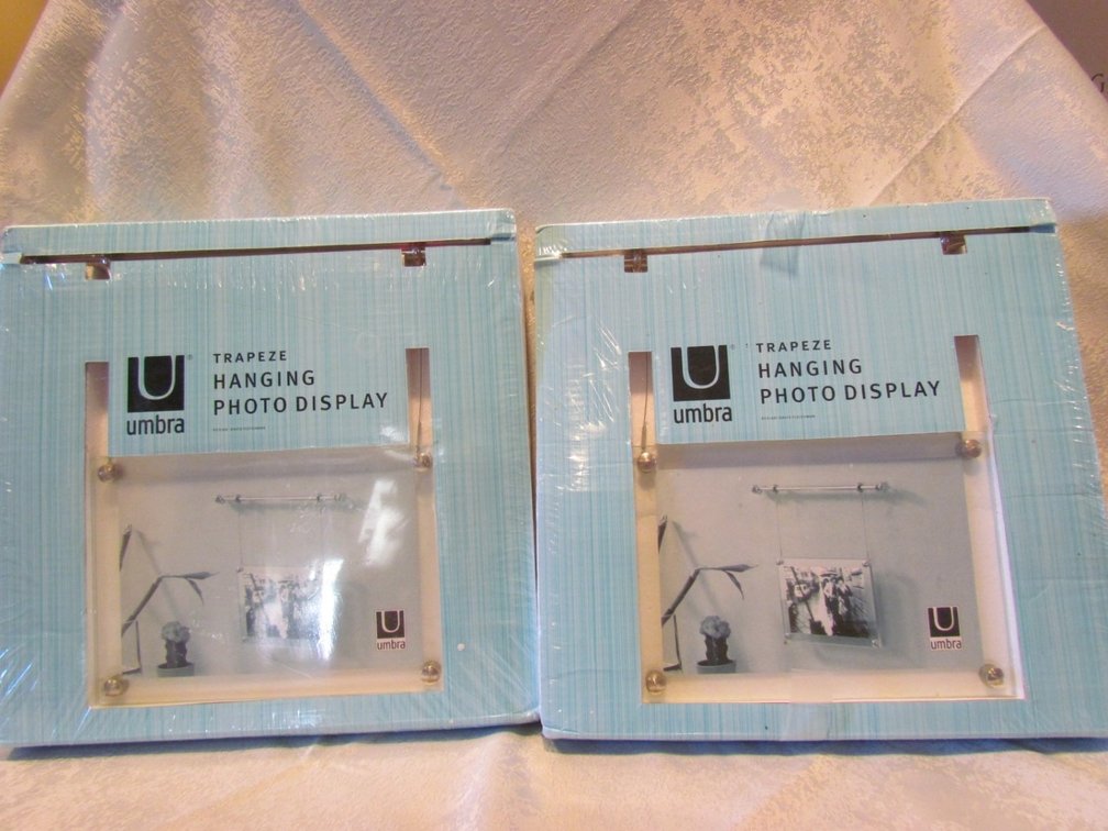 Umbra Photo Display