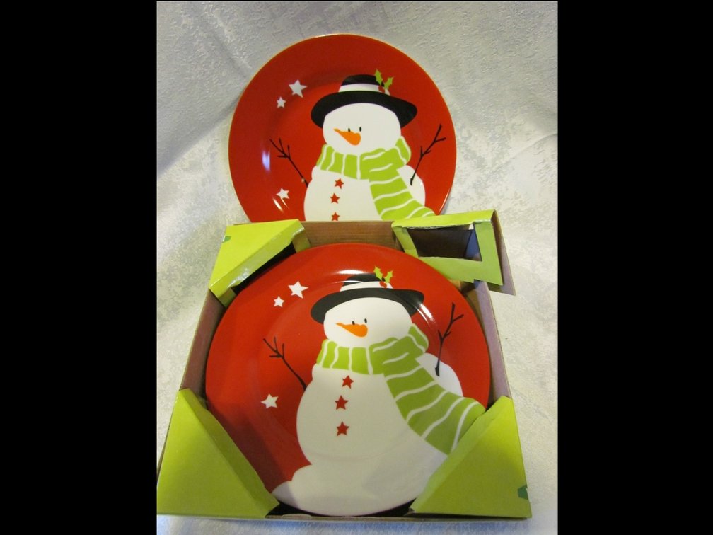 4 Christmas Plates