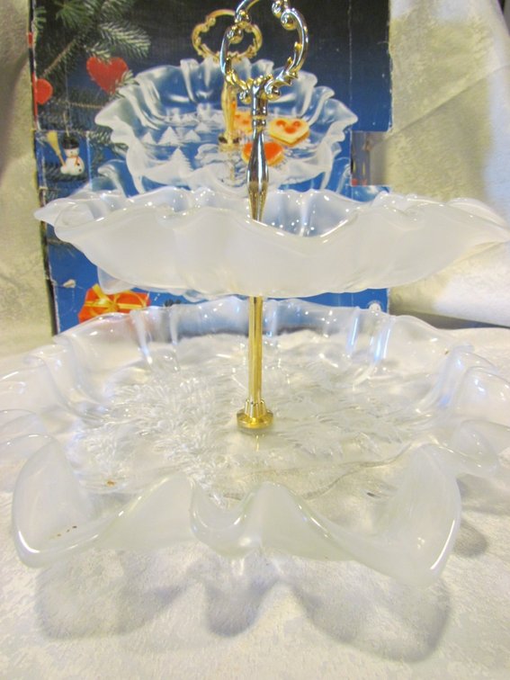 Christmas cake stand