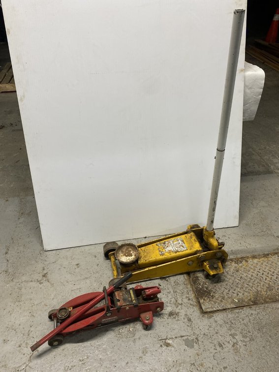 Hydraulic Floor Jacks