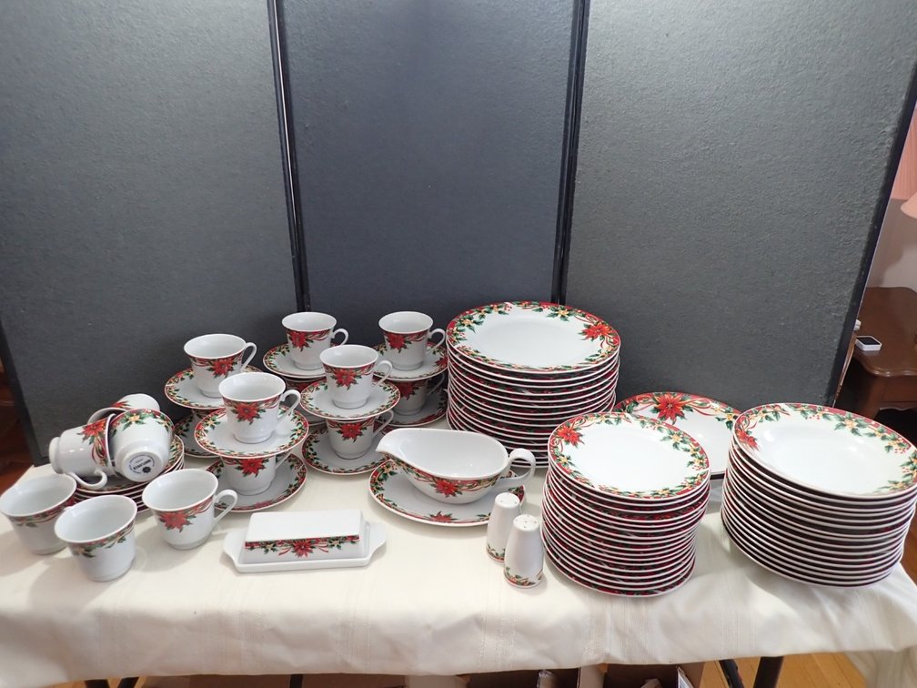 Holiday Dinnerware