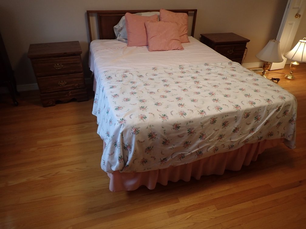 Bed & Nightstands