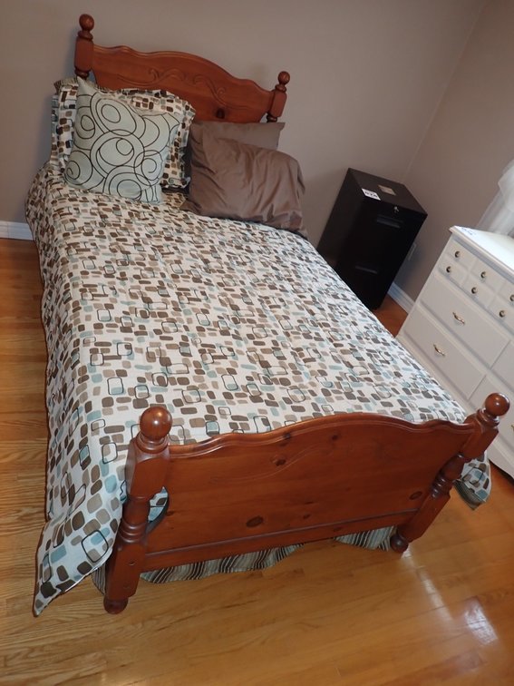 Single Bed & Bedding