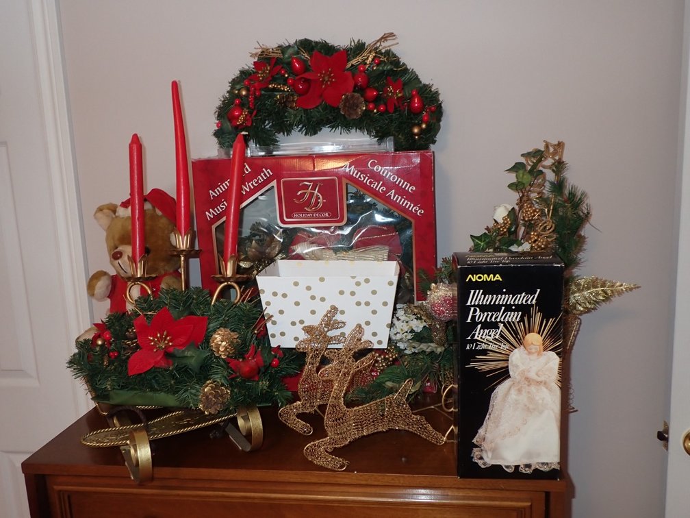 Traditional Holiday Decor