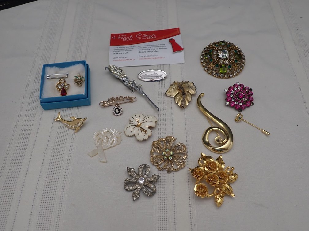 Brooches & Pins