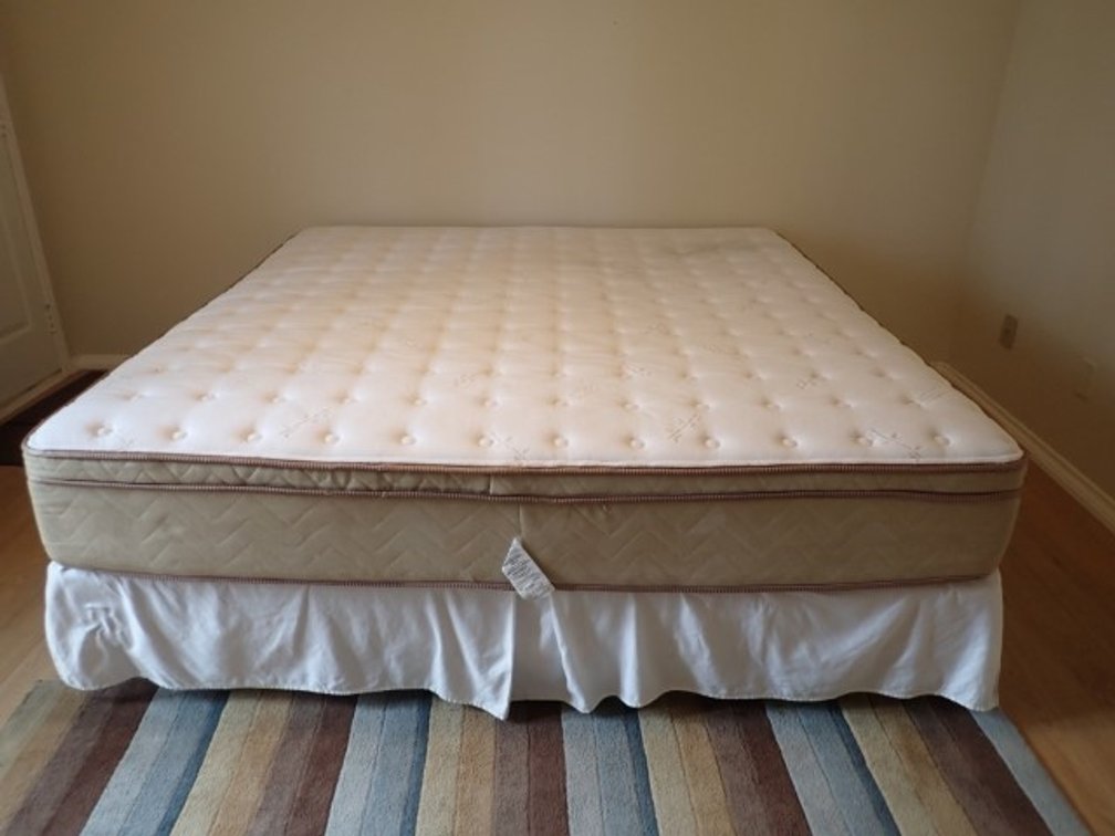 Strata King Bed
