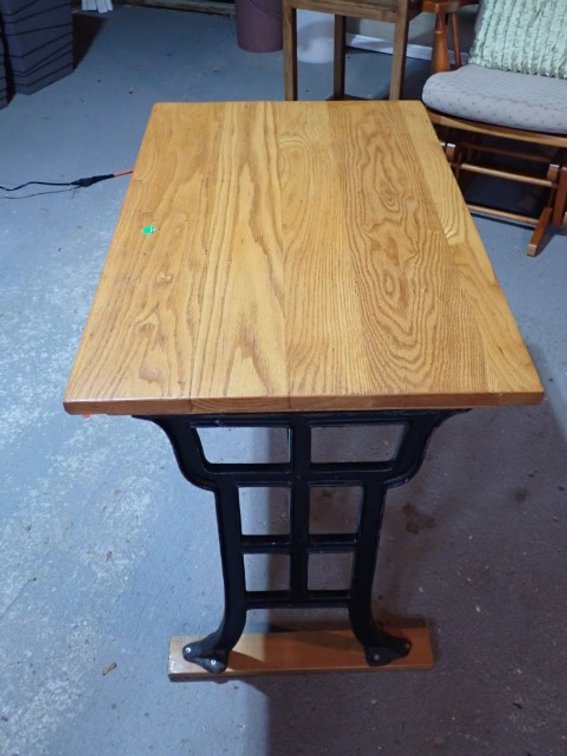 Vinate Wood/Cast Table