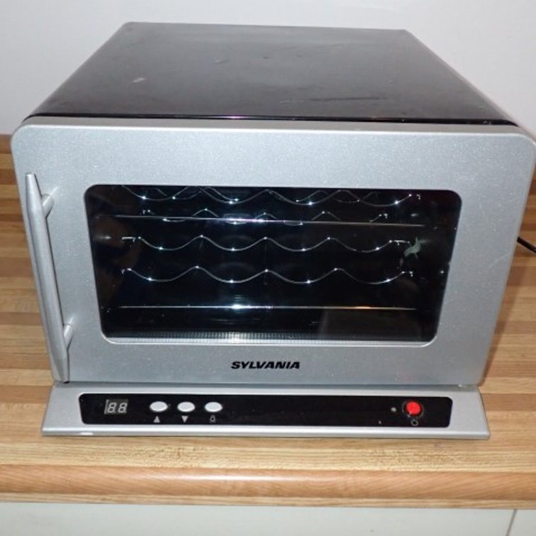 Sylvania Wine Cooler
