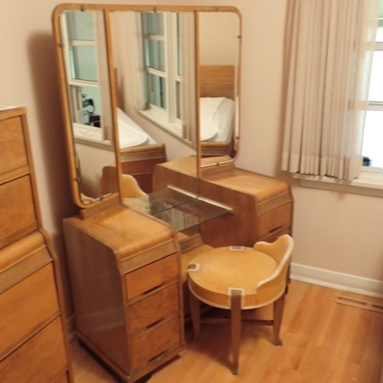 Deco Style Mirrored Dressing Table with Chair