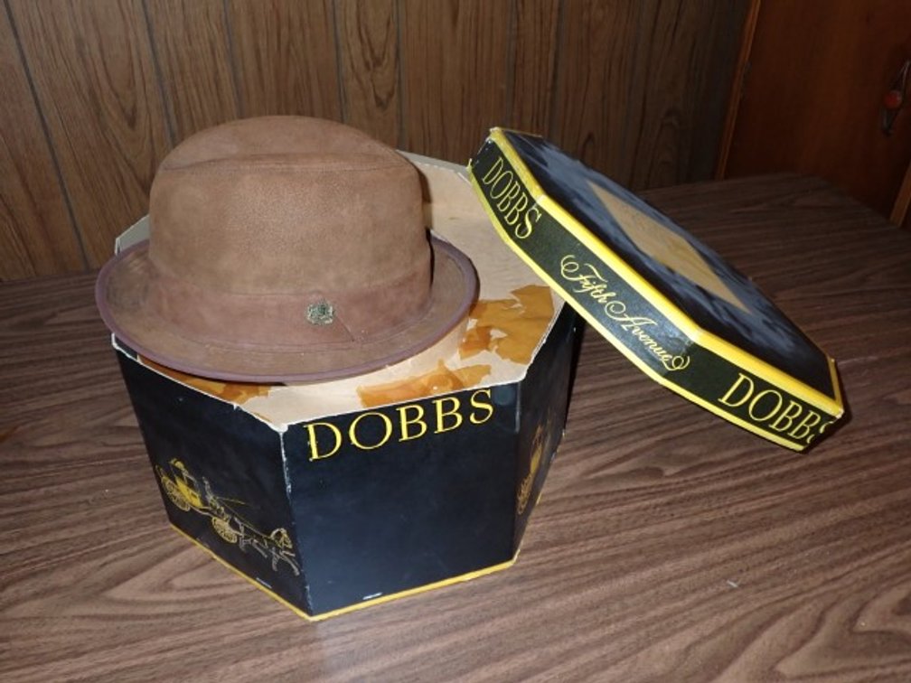 Dobbs Hat Box with Biltmore