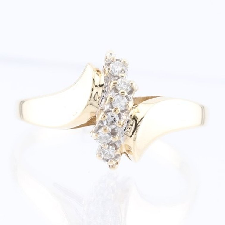 Diamond 10K Gold Ring (Size 7¾)