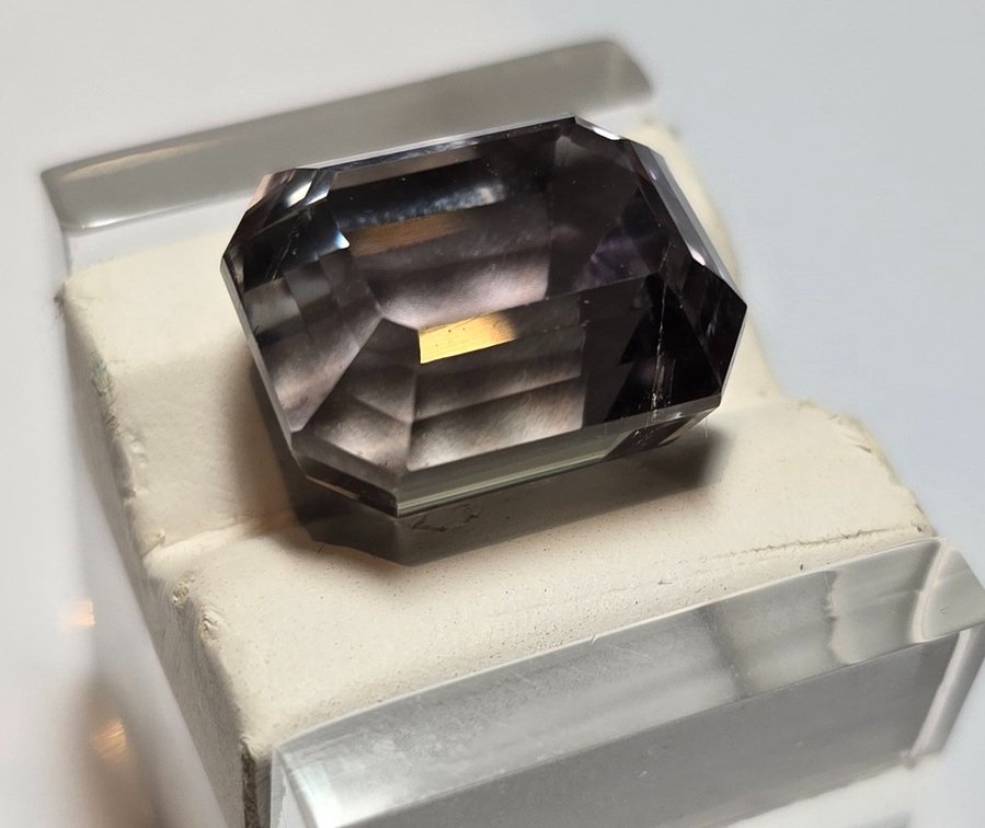Hiddenite Gemstone