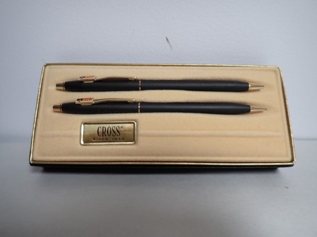 2 CASE CROSS Gold looking pens