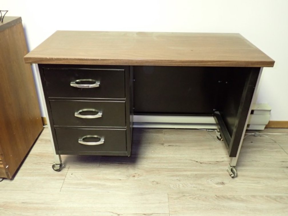 Small Metal Desk with 3 Drawers