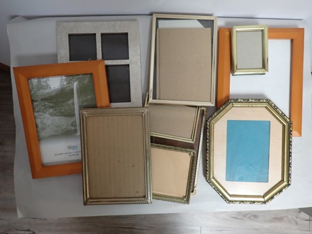 Assorted Lot of Small Picture Frames