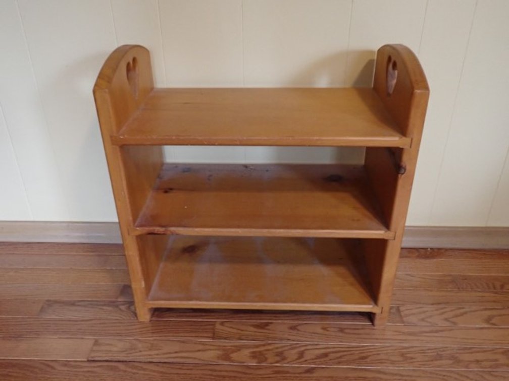 Country Style Wood Shelving