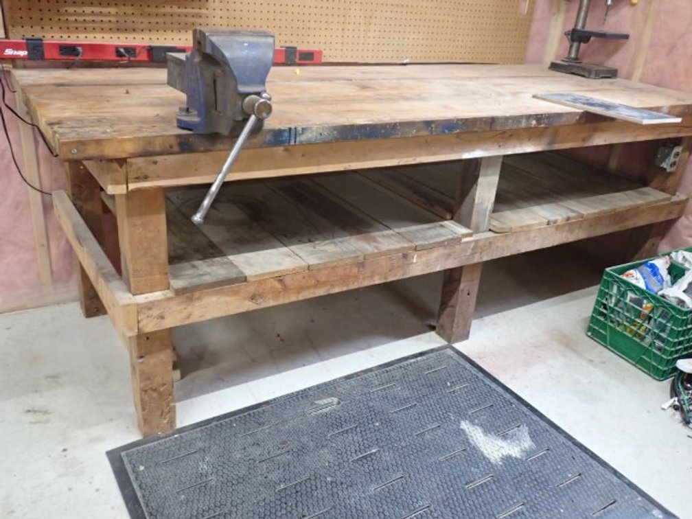 Carpenter Workbench with Vice
