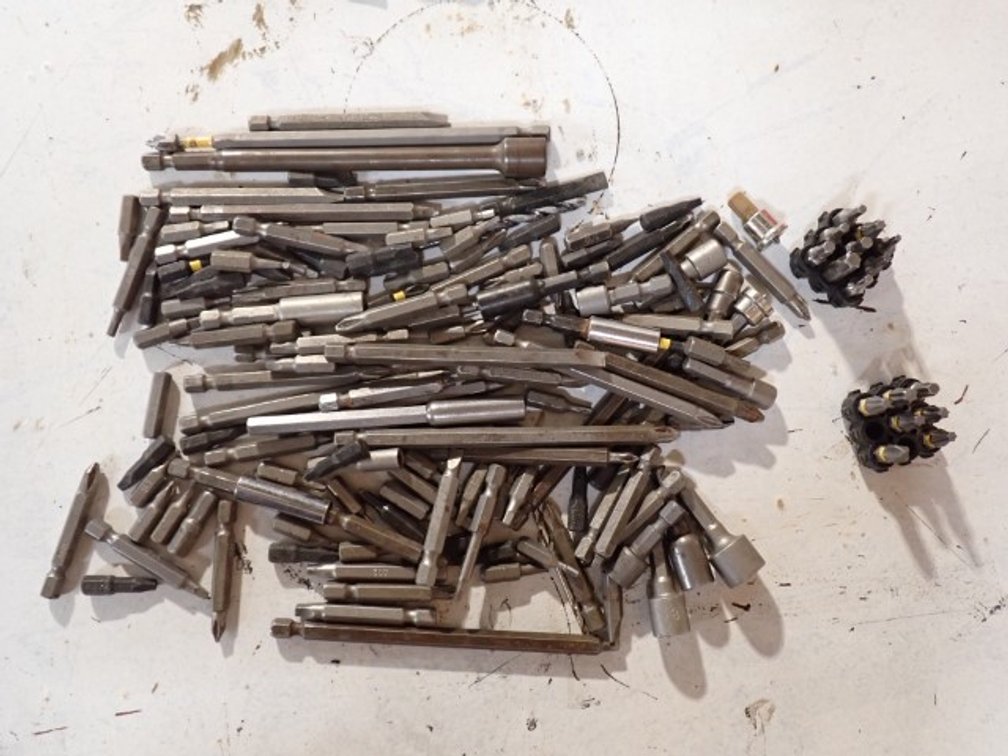 Large Lot of Screwdriver Drill Bits