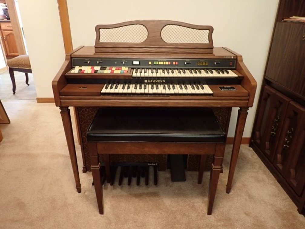 Hammond  Romance Electronic Organ