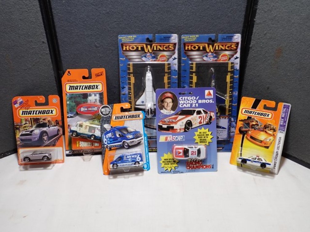 Matchbox, Hot Wings & More