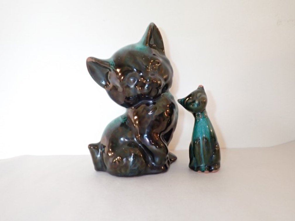 Blue Mountain Pottery Sitting Kitten Figures