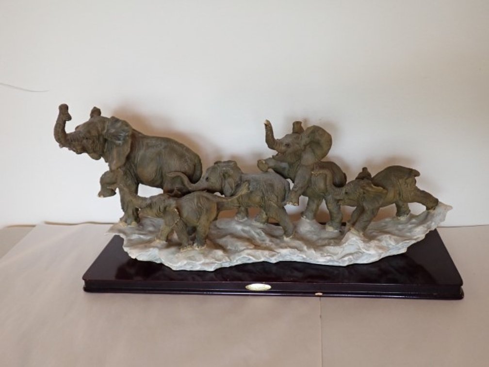 Elephant Family Sculpture