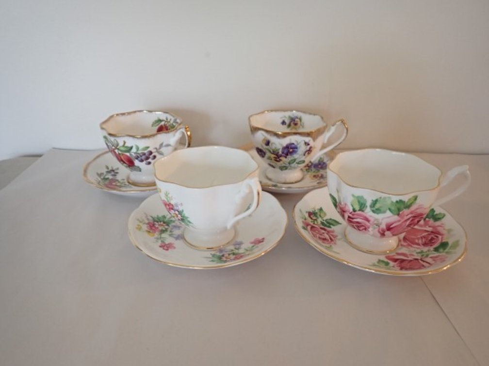 Teacups & Saucers