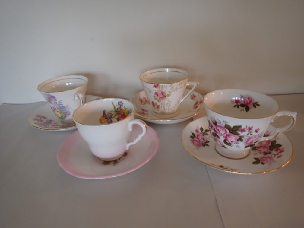 Teacups & Saucers
