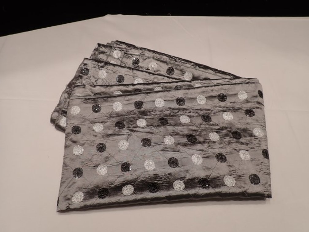 Polka Dot Table Linens