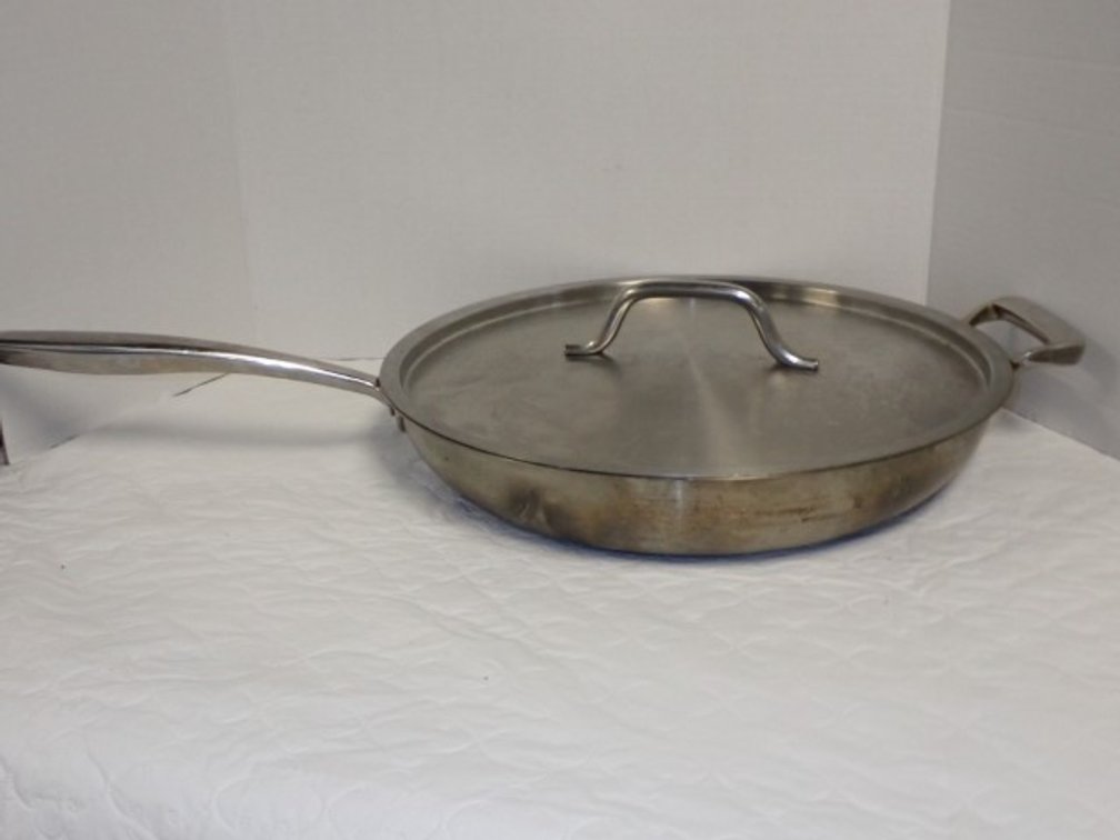 Commercial Skillet With Lid