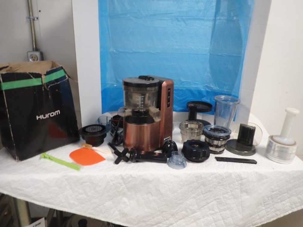 Hurom Slow Juicer