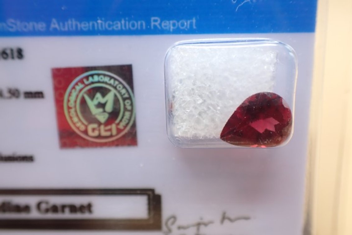 2.59 ct Natural Almandine Garnet Gemstone