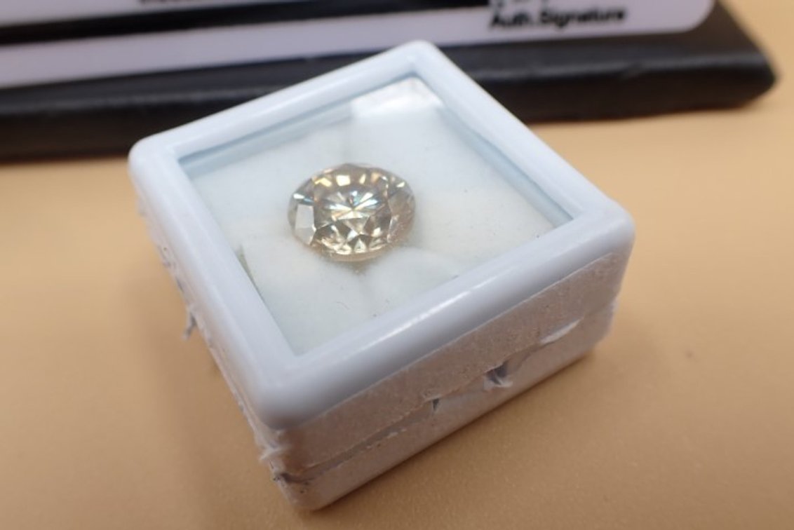 4.44 ct Moissanite Gemstone