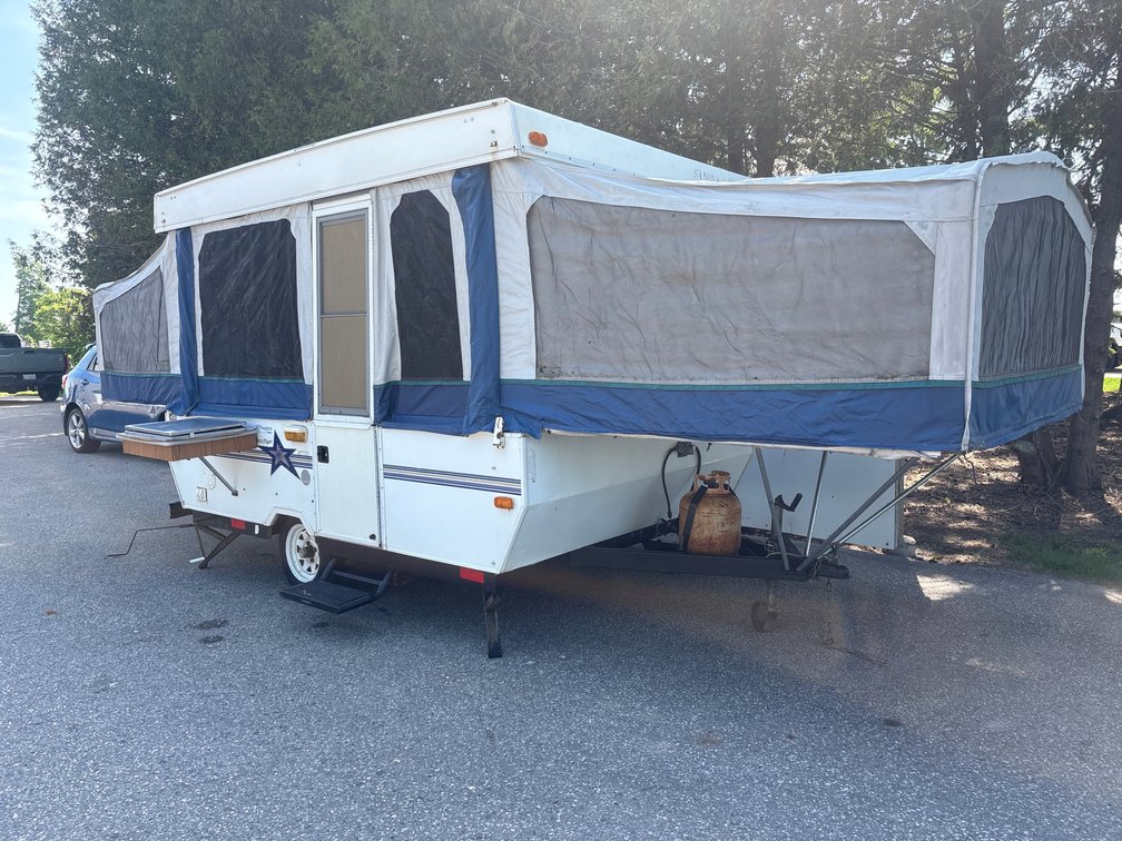 1998 StarCraft Pop-Up Camper Trailer - VIN:1SAAS01EXW1AK4220