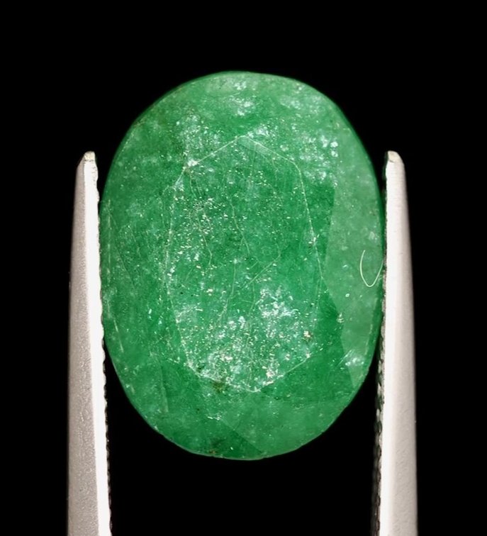 9.5 ct Certified Emerald gemstone